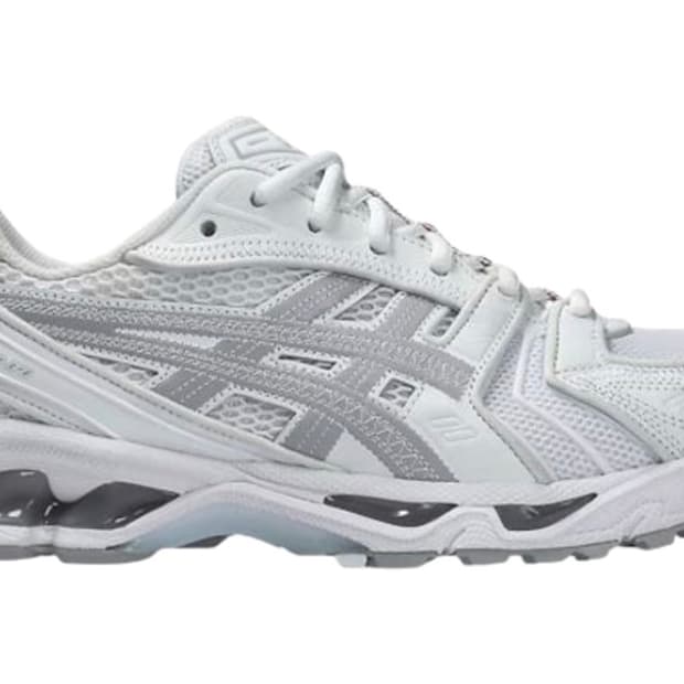 아식스 톰브라운 화이트 (사이즈 보고 문의)