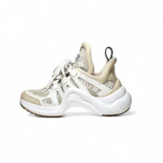 루이비통 아치라이트 스니커즈 베이지 화이트 38사이즈
