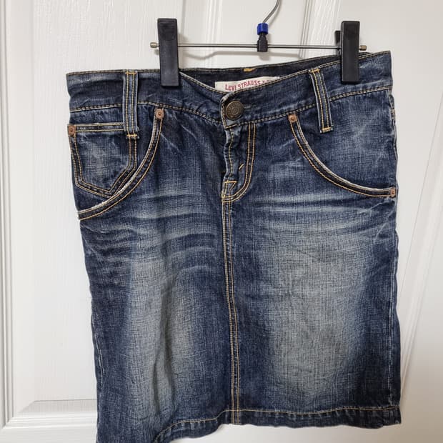 Vintage Levi's denim skirt