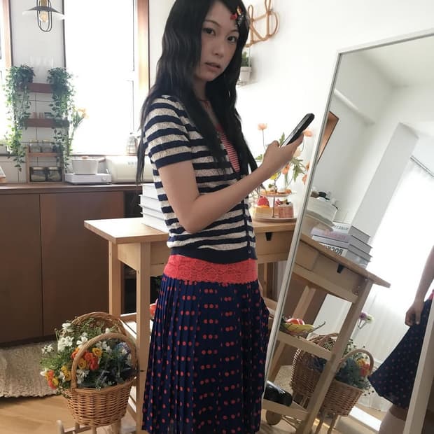 럽캔빈티지 레드 도트 스커트