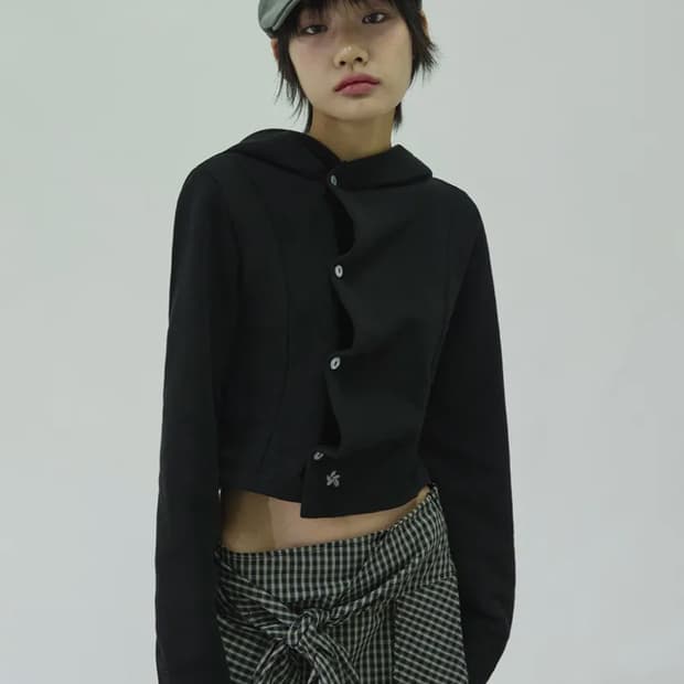 슬릭글로우 스몰 로고 사이트 버튼 셔링 후드 탑