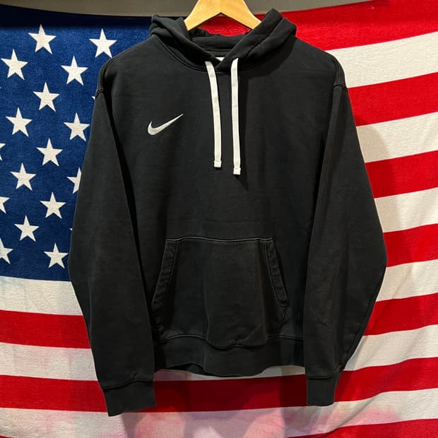 나이키 스우시 기모 후드티