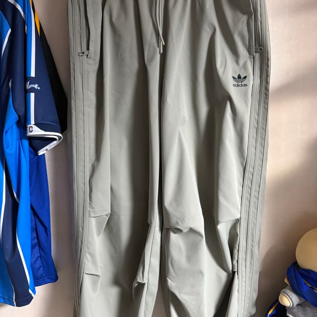 아디다스 파라슈트 팬츠 베이지 2xl
