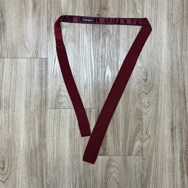 입생로랑 니트 넥타이