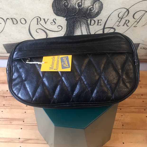 BUCO 다이아몬드 퀼팅 SLING BAG