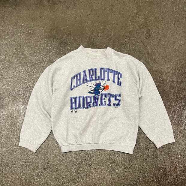 90s NBA 샬럿호네츠 스웻셔츠 (105)