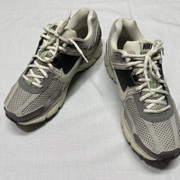 w 나이키 줌 보메로5 코블스톤 / 285사이즈 / 10회미만 착용