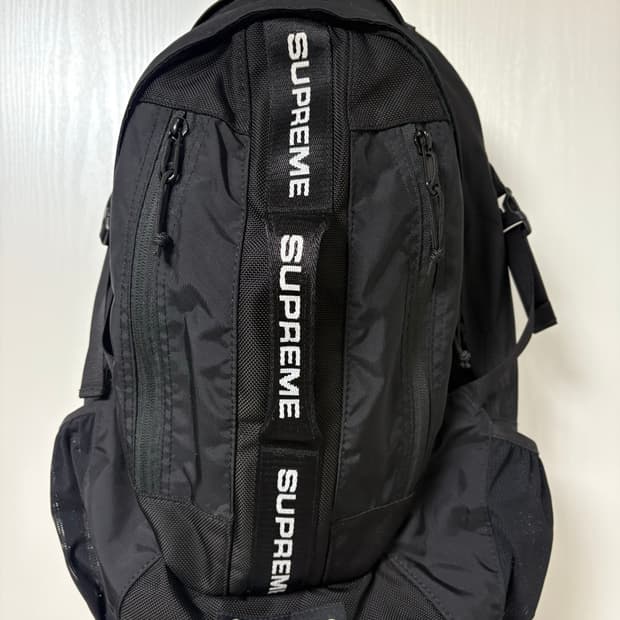 슈프림 백팩 22FW