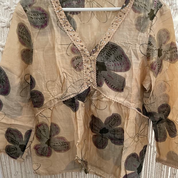 로맨틱 꽃 베이지 블라우스