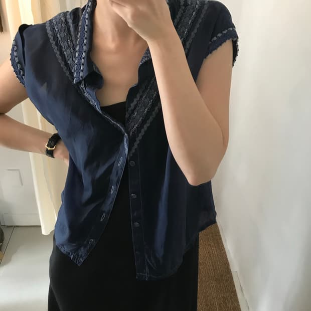 point detail shirt