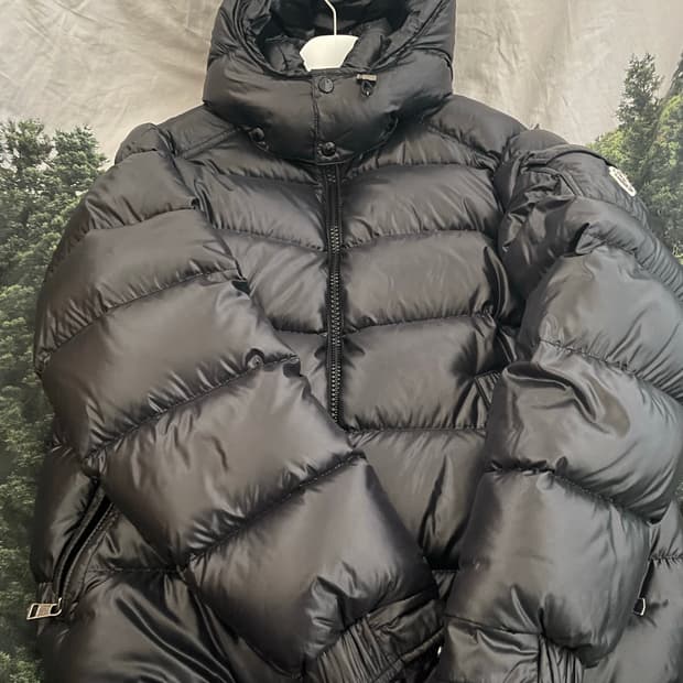 몽클레어 마야 23fw 2사이즈 블랙