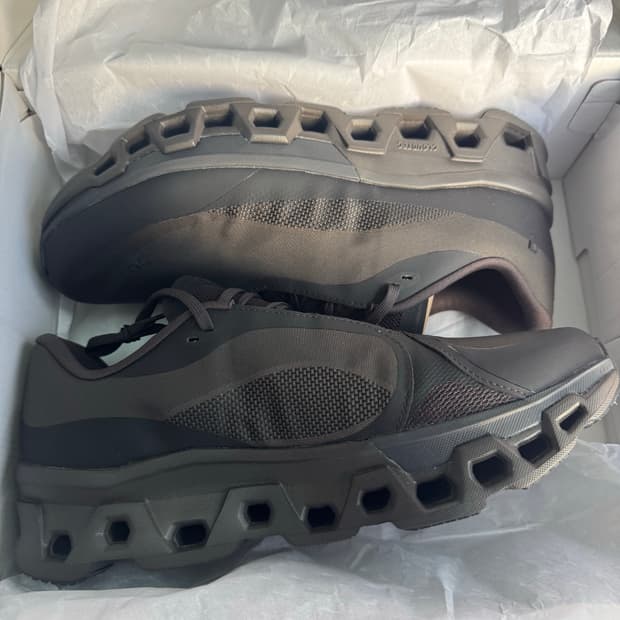 [300] 온러닝 x 포스트아카이브팩션 클라우드몬스터2 쏜브라운