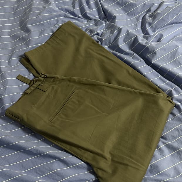 유스 와이드 치노 팬츠 올리브