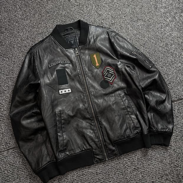 게스 올드스쿨 용자수 비건레더 봄버 자켓 2217
