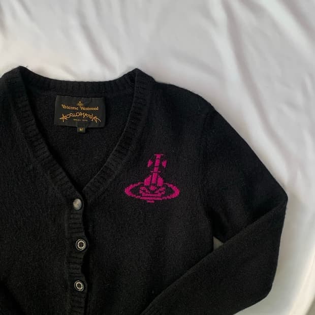비비안 웨스트 빅로고 가디건