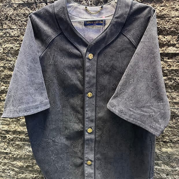 루이비통 모노그램 엠보스 베이스볼 셔츠 블랙