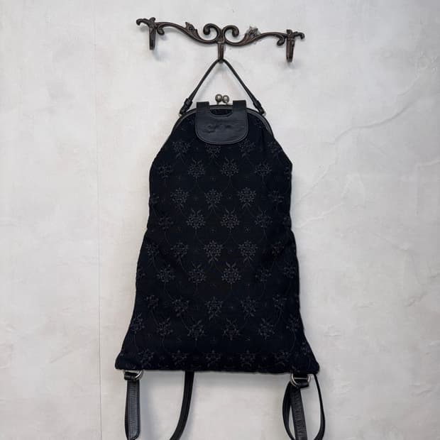 Icinoo black oriental floral leather 백팩