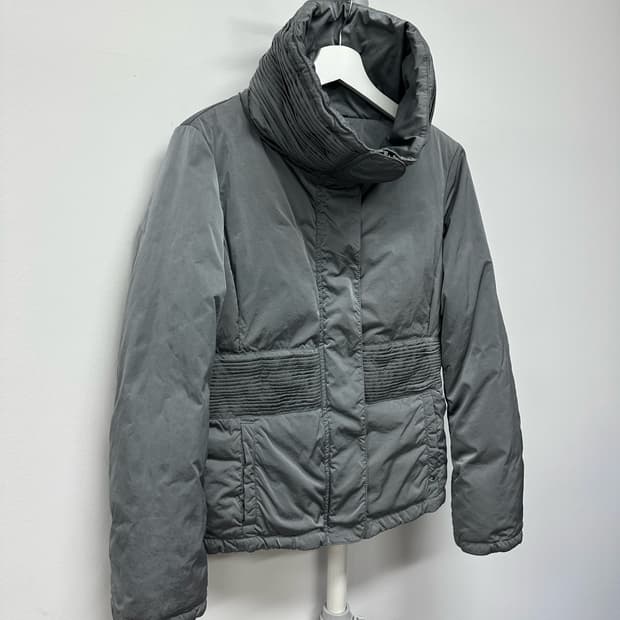 엠포리오 아르마니 플리츠 디자인 다운 패딩 자켓