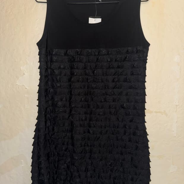 “AVENURENCE” Sleeveless frill goth dress