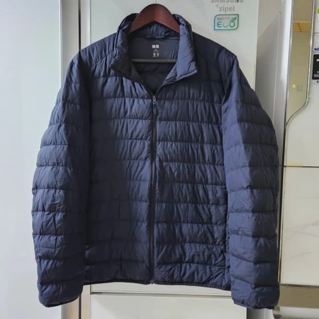 유니클로 경량 패딩 Navy XL
