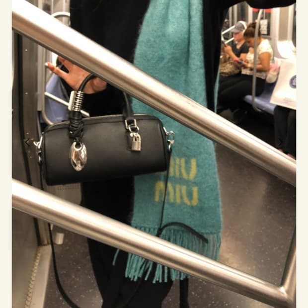 714센터 틸다백 블랙 레더