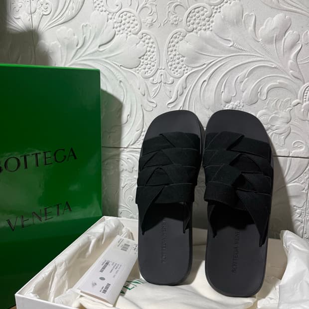 보테가베네타 플랫 뮬 슬리퍼(EU44)