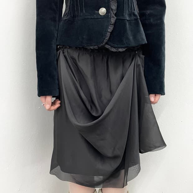블랙 아방가르드 드레이프 시어 스커트 