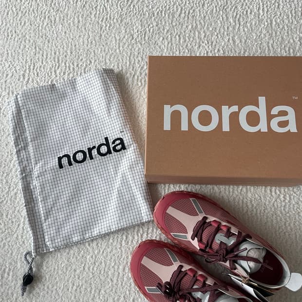 Norda 001 RZ vermillion