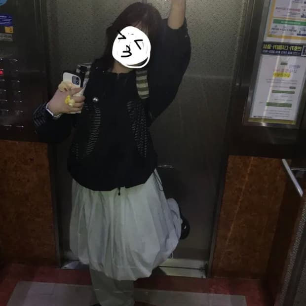 허그유어스킨 스트라이프 윈드 브레이커 블랙 바람막이