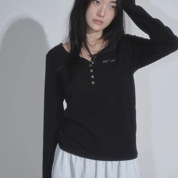 애즈온 WISH RIBBED BUTTON TEE
