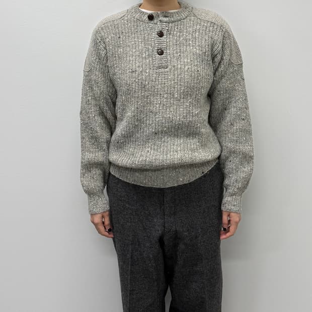 도네갈 숄더 패치 스웨터