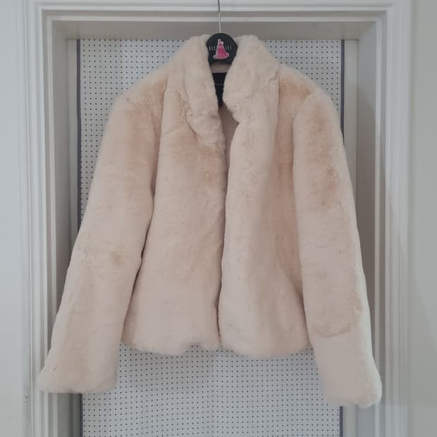 FOREVER21 아이보리 에코퍼 자켓