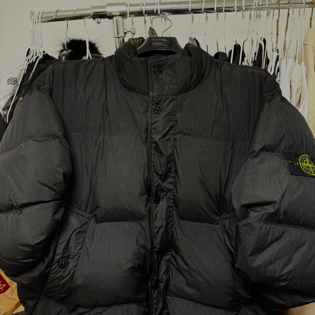 스톤아일랜드 크링클랩스 패딩 블랙 25fw 판매 XXL