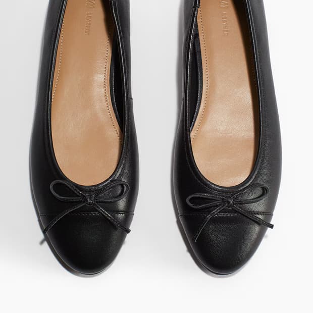 H&M 레더 플랫 슈즈 블랙 EU40 (250mm)