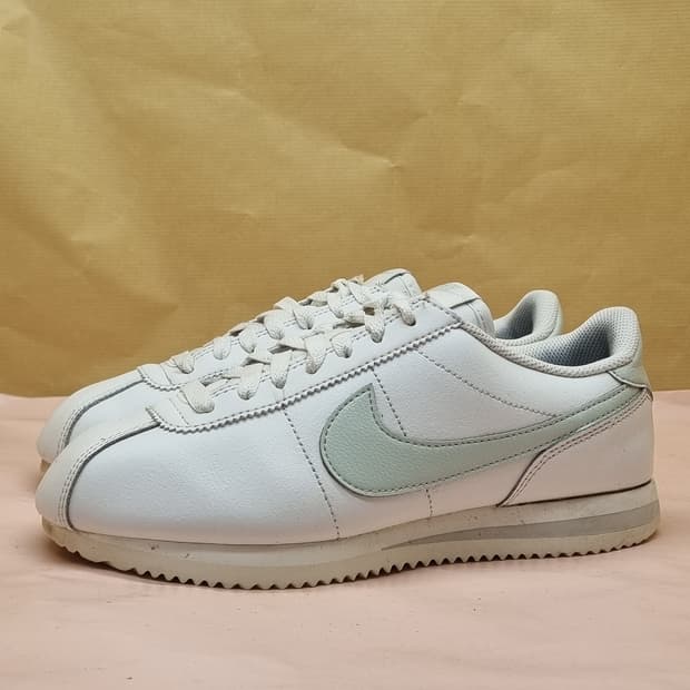 나이키 코르테즈 레더 라이트 운동화245 