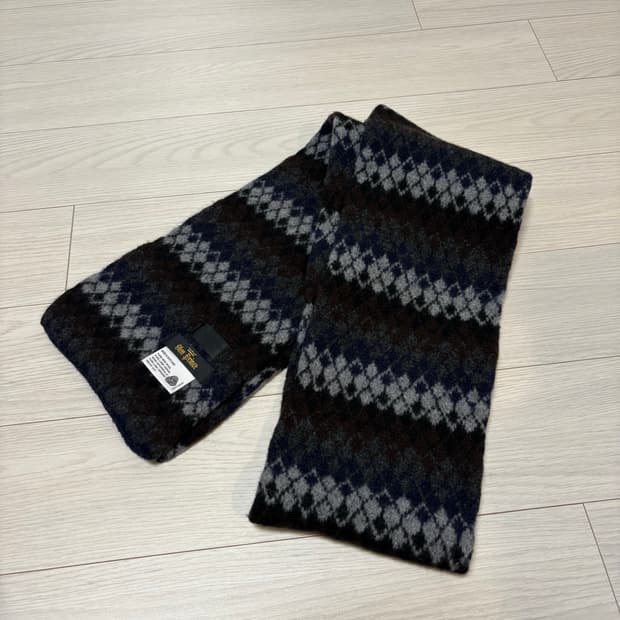 아가일 체크 패턴 니트 머플러