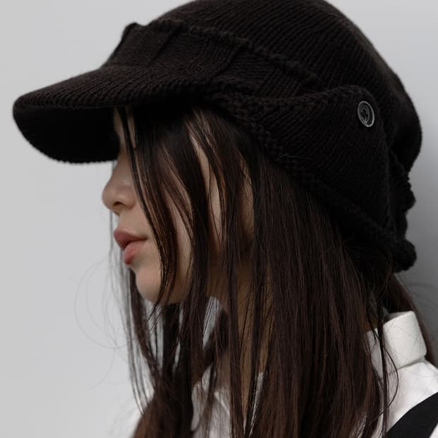 버트니 버튼 이어 머프 니트 캡 모자 블랙