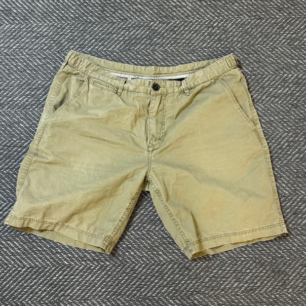 버버리 카키 하프 팬츠