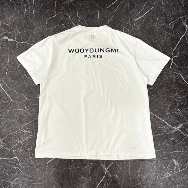 우영미 23ss 백로고 반팔 화이트