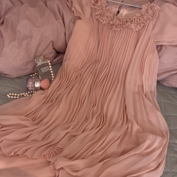 로맨틱 플리츠 쉬폰 드레스