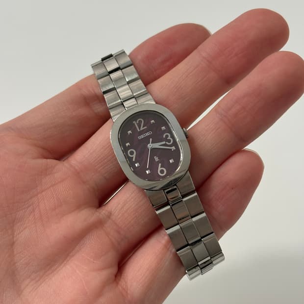00s lukia wine dial oval ladies quartz