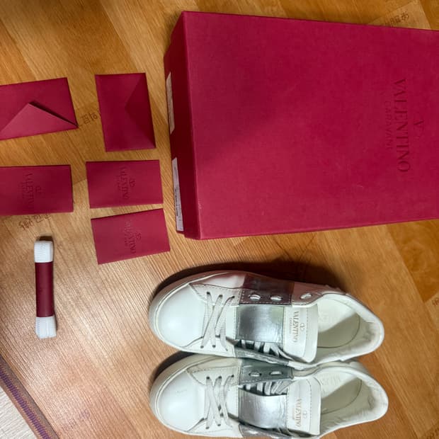 정품 발렌티노 히든 스니커즈 실버 37.5