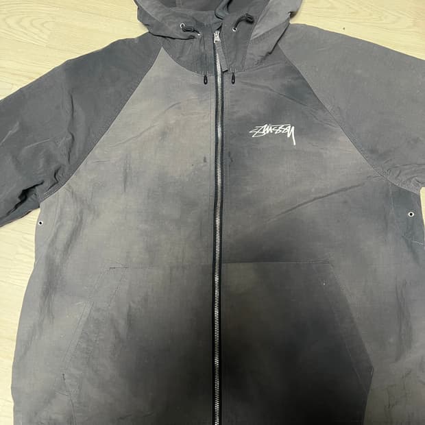 스투시 바람막이M