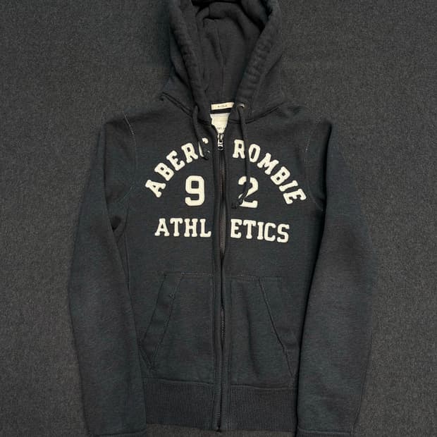 아베크롬비 자수 로고 차콜 후드집업
