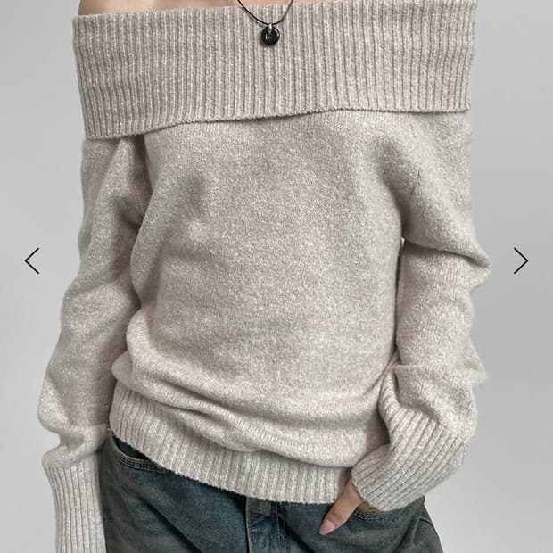 블랙업 옐먼 숄 오프숄더 니트 크림