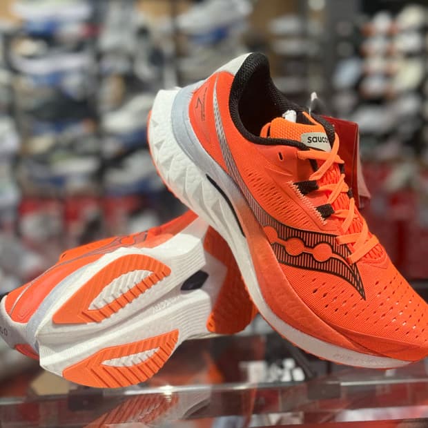 [새제품] 써코니 엔돌핀 스피드 4 비지오렌지