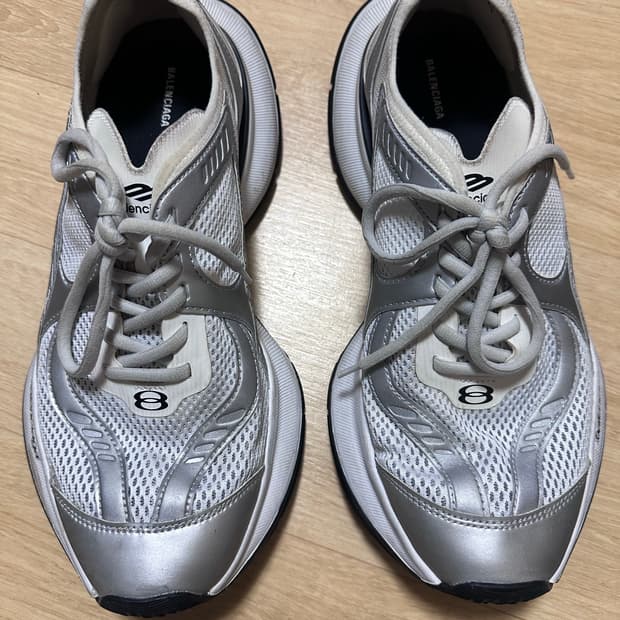 42) 발렌시아가 서킷 화이트 실버 스니커즈