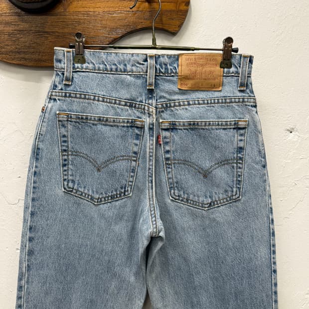28) 90s USA Levi’s 550 Relaxed Fit Taper