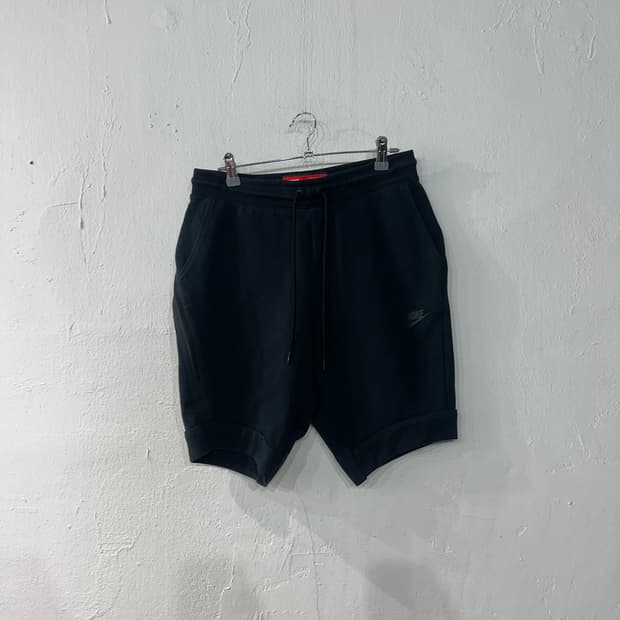 나이키 테크팩 반바지 M