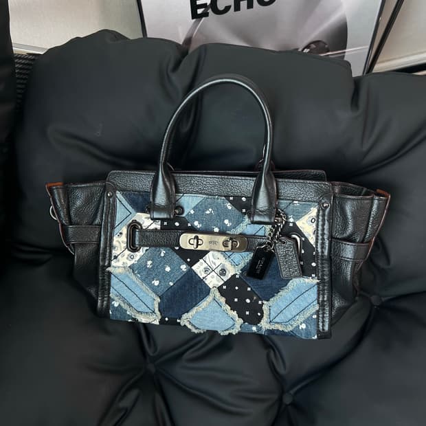 코치 패치워크 데님 토트백